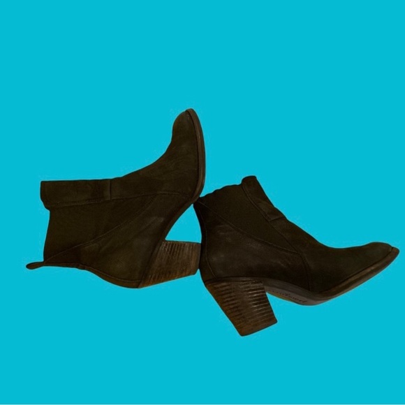 Paul Green Pull-On Black Bootie - Picture 2 of 6